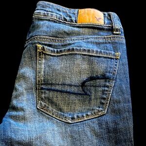 American Eagle Skinny mid rise jeans size: 8